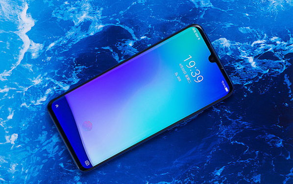 中兴发布首款5G手机中兴天机Axon 10 Pro系列，让我们看到未来手机的方向