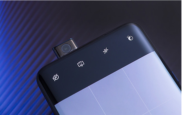 一加7 Pro机型表现优异，定位顶级旗舰，上手流畅顺滑