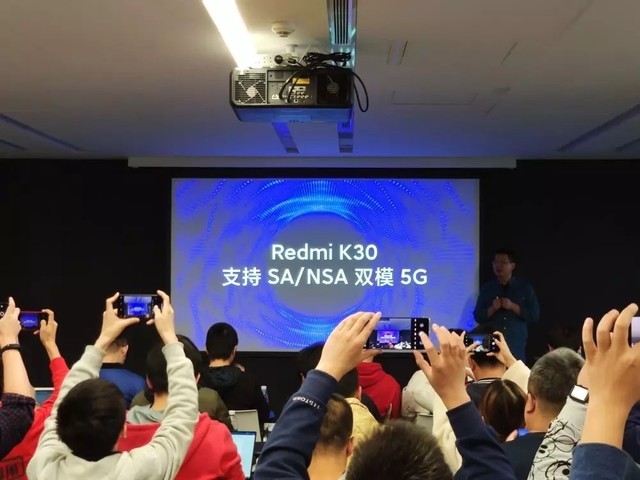 小米第二款5G手机谍照曝光 挖孔双摄/支持双模5G