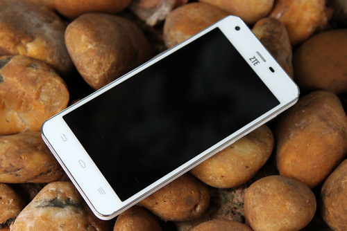 中兴青漾2的屏幕材质是什么 中兴青漾2