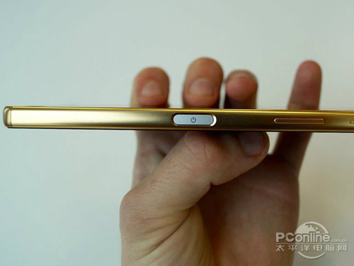 索尼Z5尊享版和三星Galaxy S6对比
