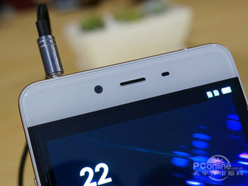 一加手机X和Nubia Z9 Mini对比