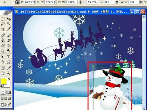 利用“移动工具”将“雪人”移动到之前的背景文档中