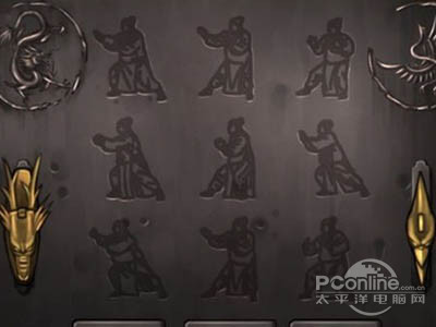 点击大门，将两把刀分别对应插入两边