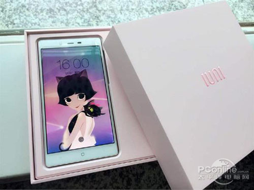 IUNI i1和诺基亚Lumia 1020哪个好