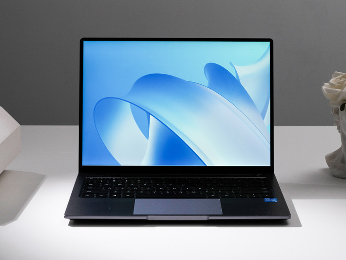 轻薄笔记本电脑推荐三：华为MateBook 14